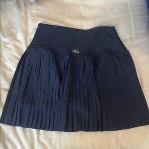 ALO Yoga Women's Dark Blue Pleated Mini Skirt